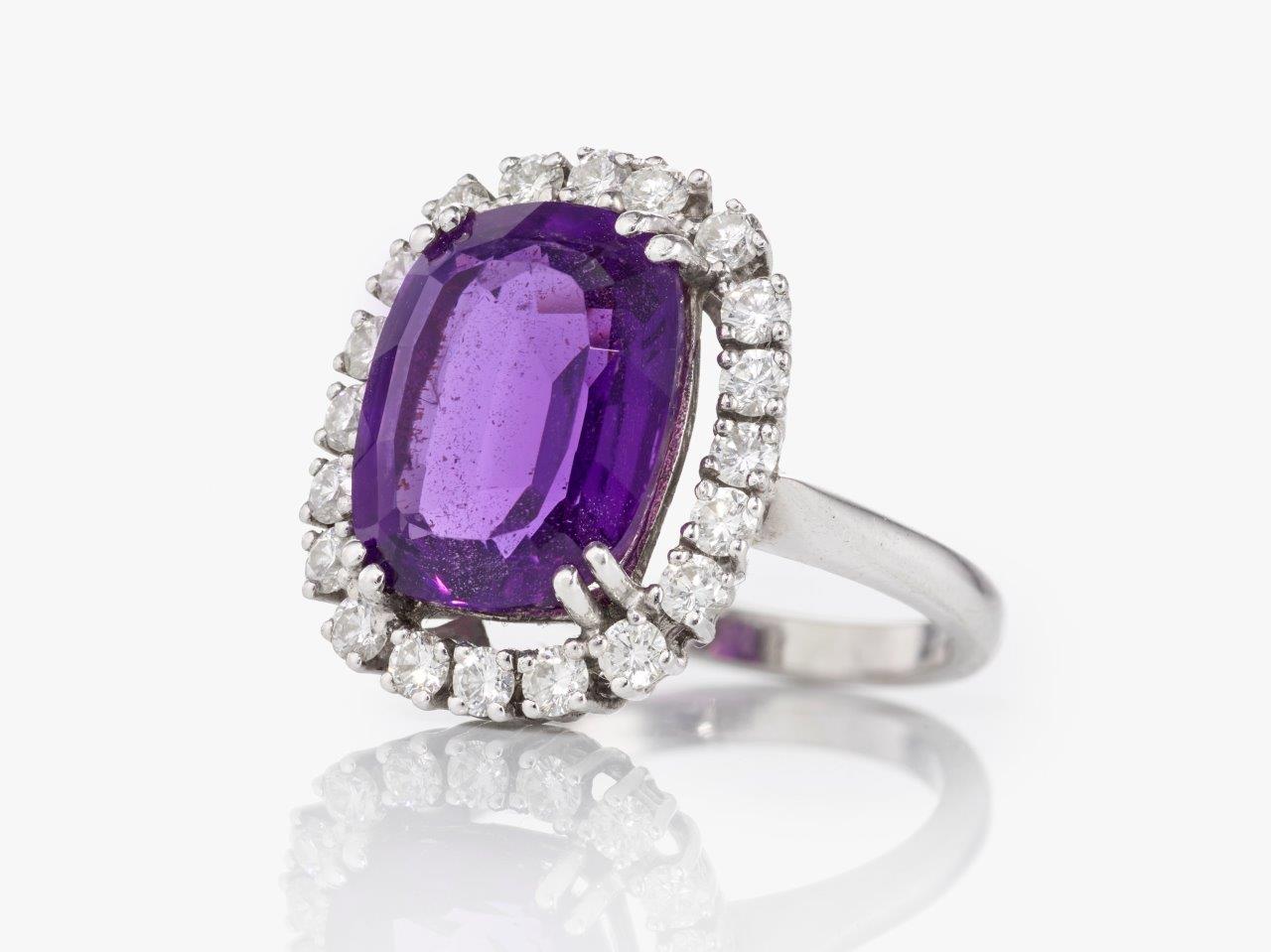 Ring mit Amethyst und Brillanten 1